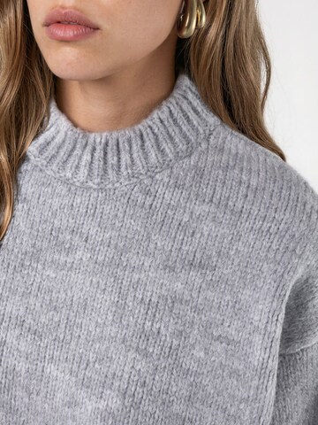 Hiccup Sweater in Grey