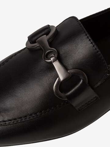 Chaussure basse TAMARIS en noir