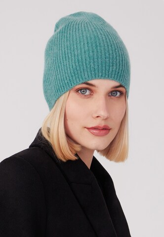 Style Republic Beanie in Green: front