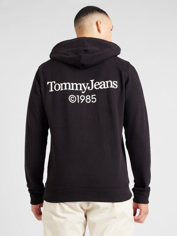 Tommy Jeans Sweatshirt in Black: front