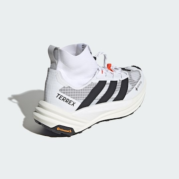 Chaussure basse 'Freehiker 3 Ultra' ADIDAS TERREX en blanc