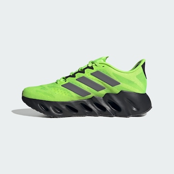 Chaussure de course 'Switch Fwd' ADIDAS PERFORMANCE en vert