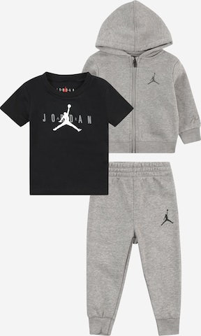 Jordan - Conjunto en gris: frente