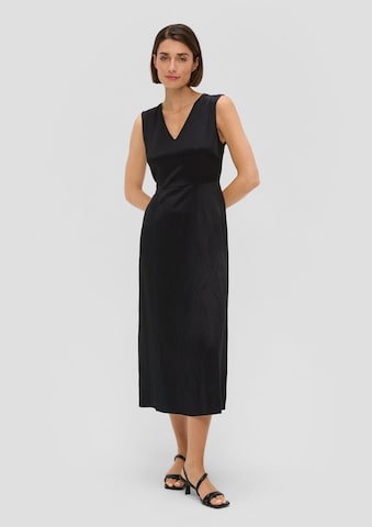 s.Oliver BLACK LABEL Kleid in Schwarz: predná strana