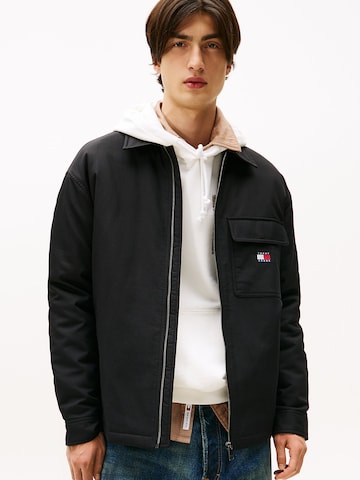 Tommy Jeans Jacke in Schwarz: Vorderseite