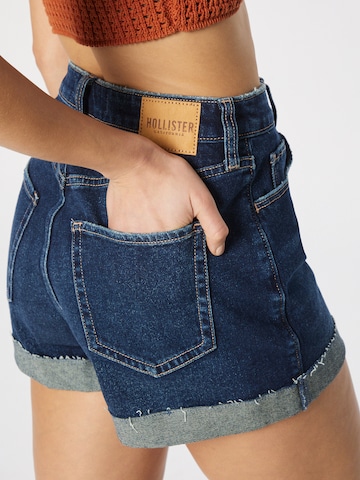 HOLLISTER Regular Shorts in Blau