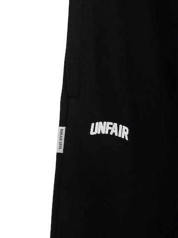 regular Pantaloni sportivi 'Two Side Logo' di Unfair Athletics in nero
