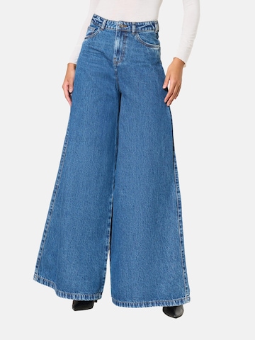 Friends Like These Wide leg Jeans in Blue: front