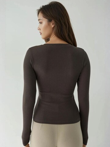 Hiccup Shirt in Bruin