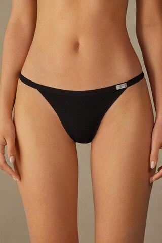 INTIMISSIMI Thong in Black: front