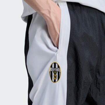 Effilé Pantalon de sport 'Juventus Turin EQT' ADIDAS PERFORMANCE en noir