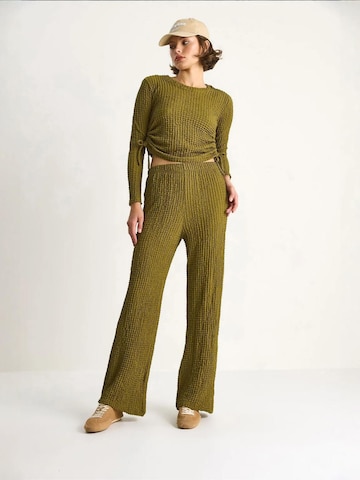 Pantalons de tailleur Bianco Lucci en vert : devant