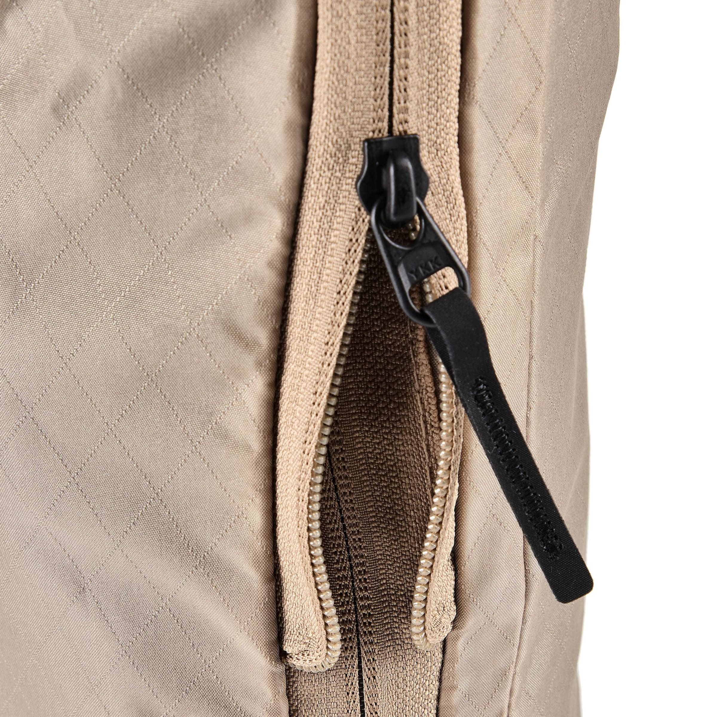 Thule Garment Bag in Brown