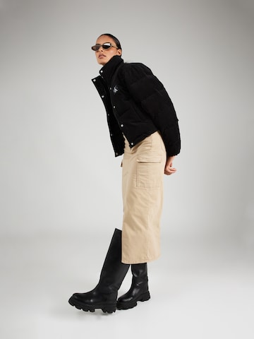 Calvin Klein Jeans Välikausitakki värissä musta