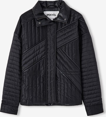 Ipekyol Between-Season Jacket in Black: front