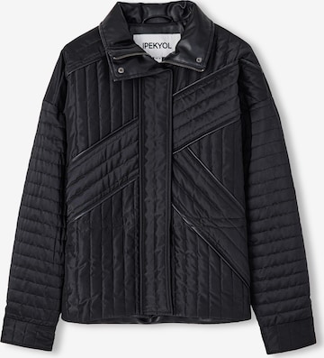 Ipekyol Between-Season Jacket in Black: front