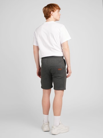 naketano Regular Shorts in Grau