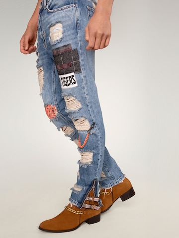 MAD TIGERS Slimfit Jeans 'CHE-CHAINS ARTPATCH' in Blau
