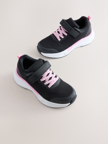 Sneaker di Next in nero