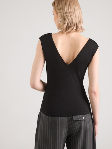 ABOUT YOU Top 'Giselle' in Schwarz