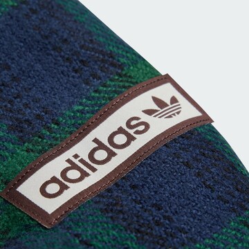 ADIDAS ORIGINALS - Chal 'Tartan' en azul