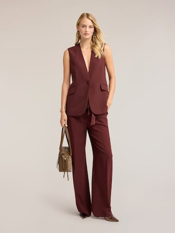 Regular Pantalon MOTIVI en marron