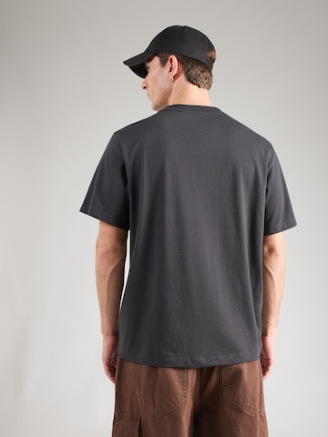 Calvin Klein Szabványos Póló - szürke