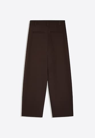 Bershka Baggy Élére vasalt nadrágok - barna
