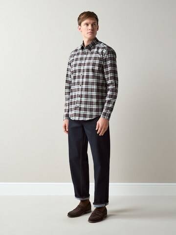 Next Средняя посадка Рубашка в Коричневый