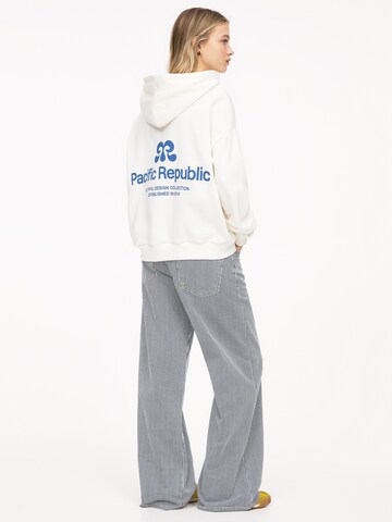 Pull&Bear Sweatshirt in Weiß