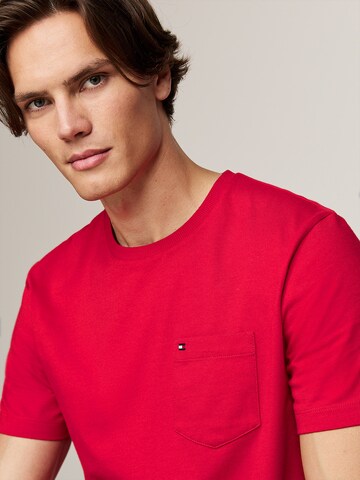 T-Shirt 'Essential' TOMMY HILFIGER en rouge