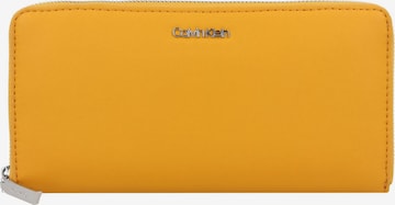 Porte-monnaies Calvin Klein en jaune : devant