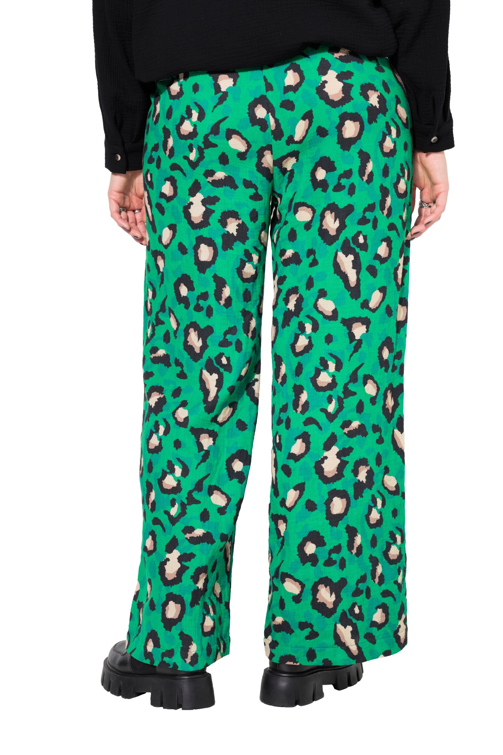 Studio Untold Loosefit Hose in Grün