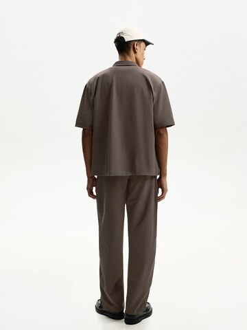Bershka Comfort Fit Skjorte i brun