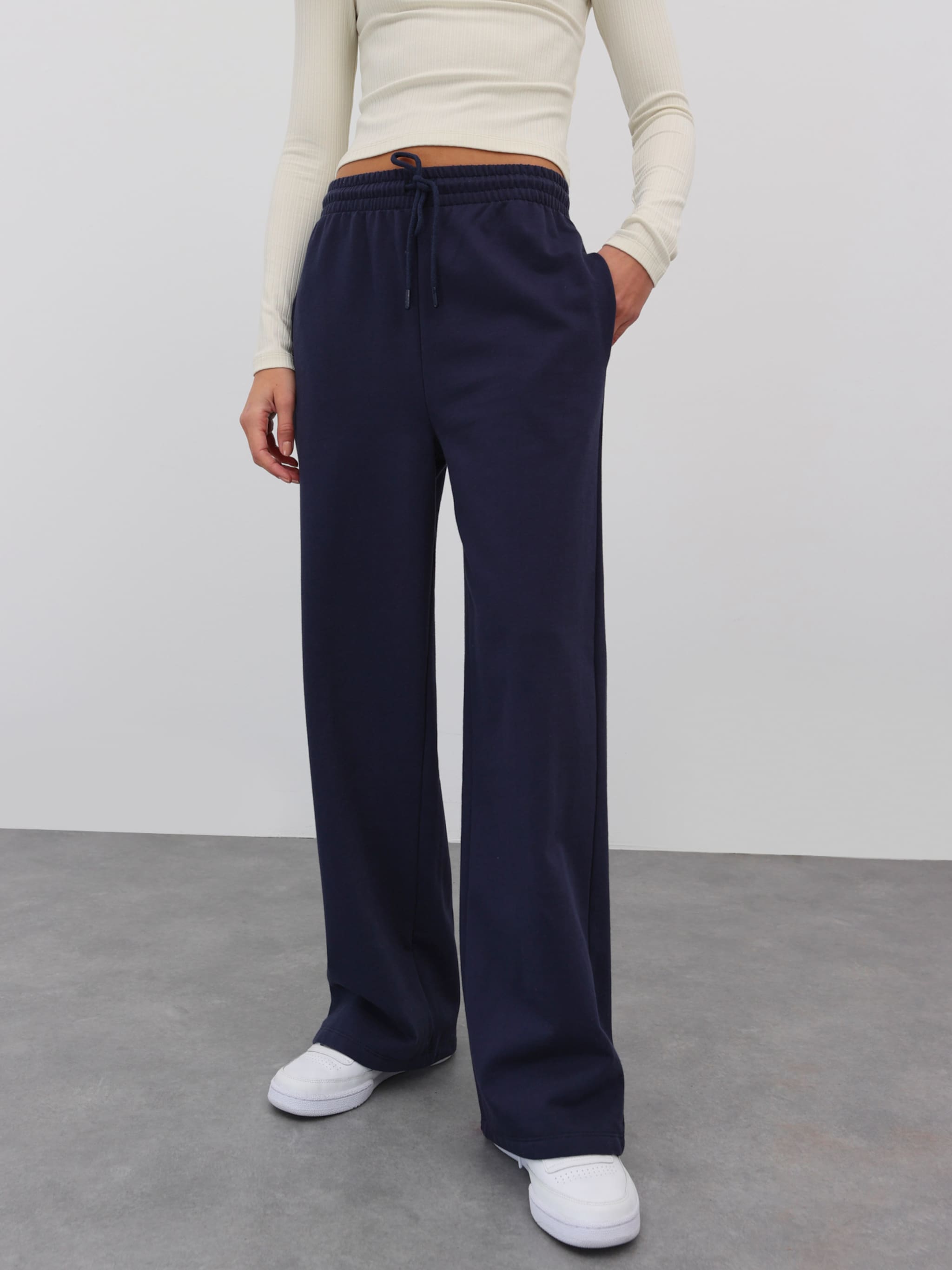 EDITED Producten Broek 'Sascha' Navy