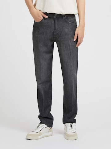 GUESS Tapered Jeans in Grey: front