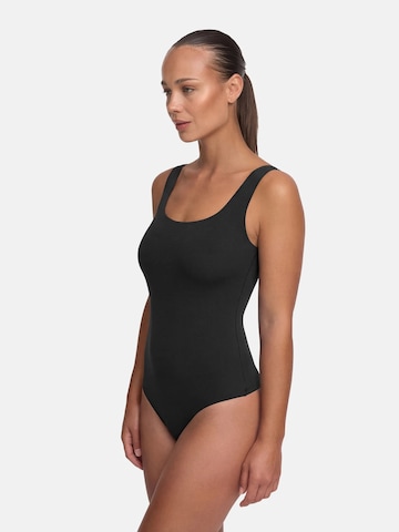cfab (formerly creamy fabrics) Shapingbody 'Low Back - Body' i svart