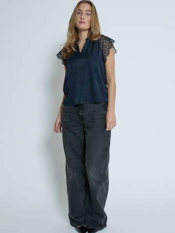 Peppercorn Blouse 'Kia' in Blauw