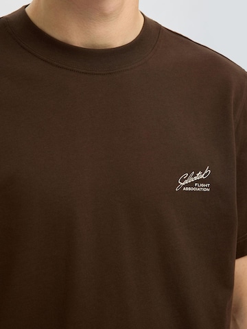 SELECTED - Camiseta en marrón