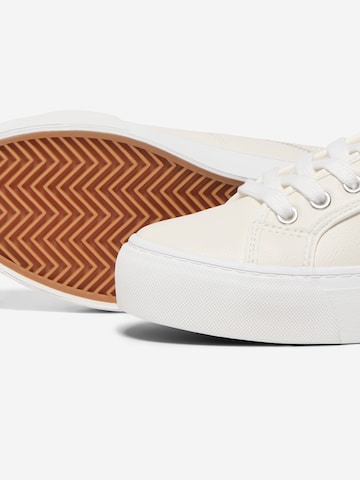 ONLY - Zapatillas deportivas bajas 'ONLNOOMI' en blanco