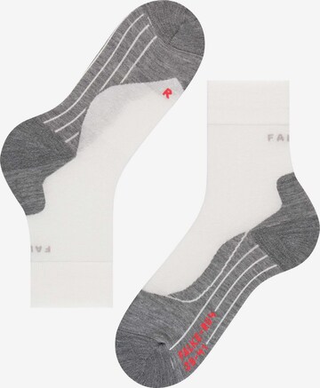 Chaussettes de sport FALKE en blanc