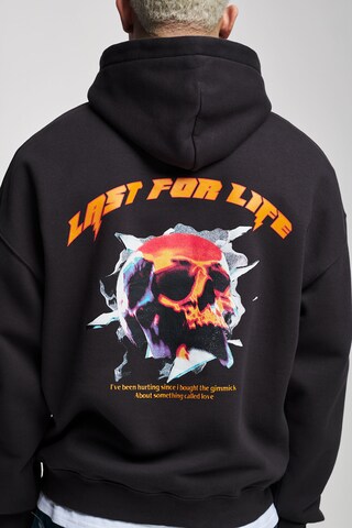 2Y Studios Sweatshirt 'Last For Life' in Zwart