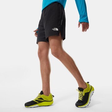 THE NORTH FACE Regular Funktionsshorts in Schwarz: predná strana