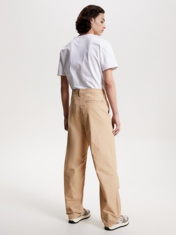 Tommy Jeans Loose fit Chino Pants 'Aiden' in Beige