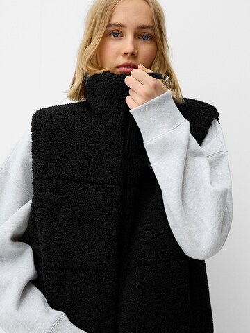 Bershka Liivi värissä musta