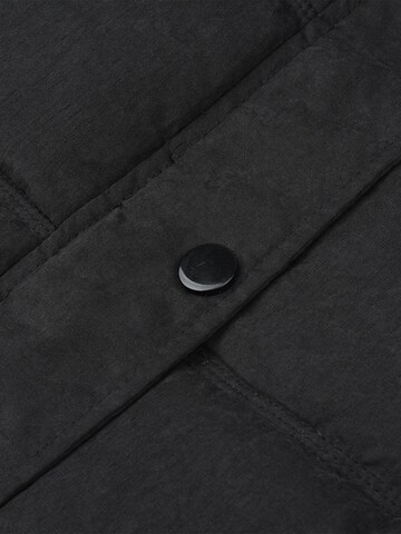 Youthup Vest in Black