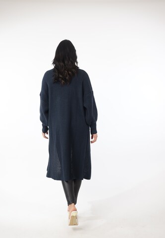Manteau en tricot Elara en bleu