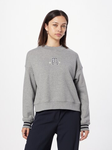 TOMMY HILFIGER Sweatshirt in Grijs: voorkant