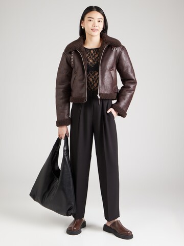 STUDIO SELECT - Camiseta 'Frauke' en negro