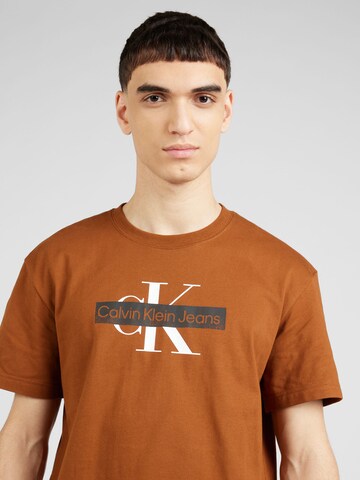 T-Shirt Calvin Klein Jeans en marron